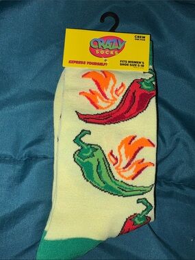 Crazy Socks Chili Pepper Hot spicy 🌶️ Crew Socks in light green, Red & Green